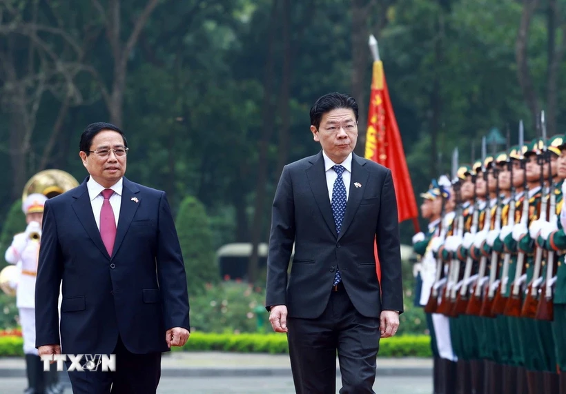 PM hosts official welcome ceremony for Singaporean counterpart