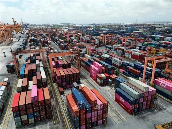 Vietnam aims for 454 billion USD export revenue amidst global headwinds