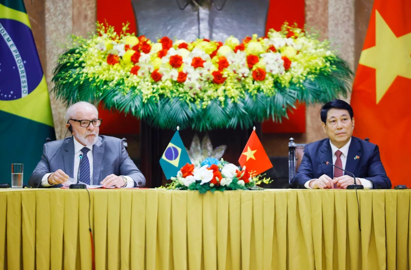 Vietnamese, Brazilian Presidents meet with the press