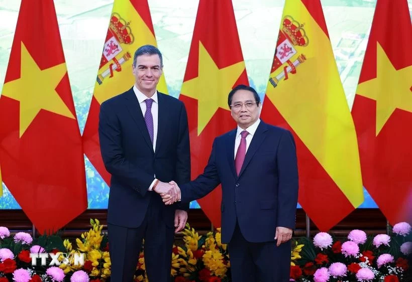Vietnamese PM holds talks with Spanish counterpart