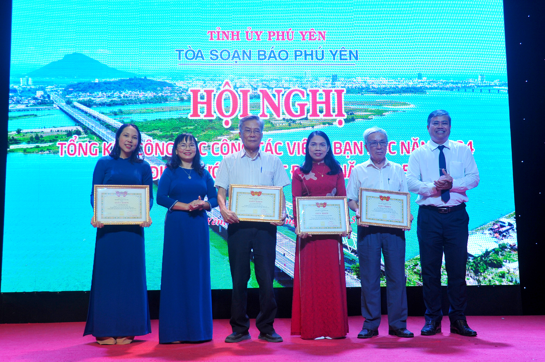 Well promoting the network of collaborators, meeting the requirements of multimedia journalism