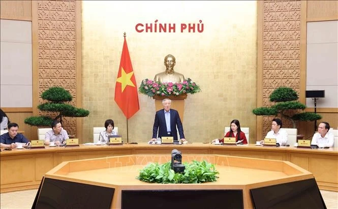 Deputy PM vows optimal conditions for firms to expand investment in int’l financial centres