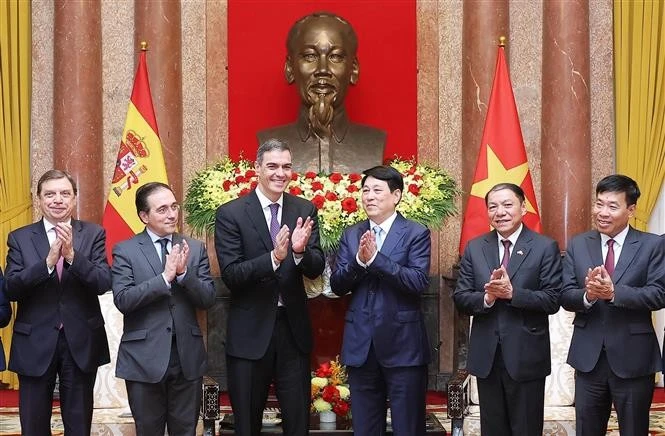 State President Luong Cuong receives Spanish PM Pedro Sánchez