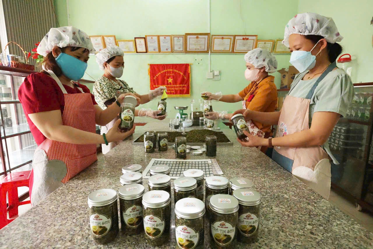 Developing OCOP products from cooperatives