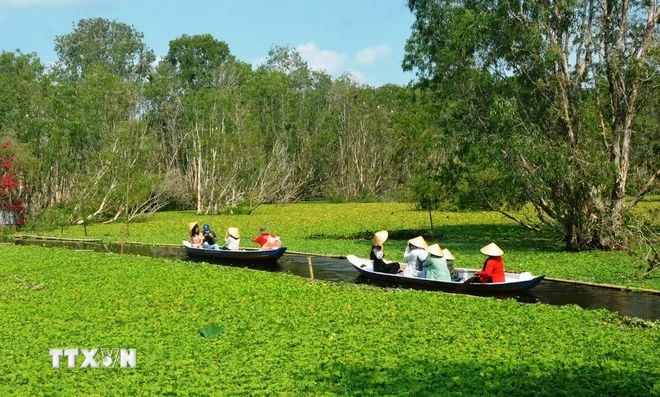 Vietnam aims for double-digit economic growth with tourism boost