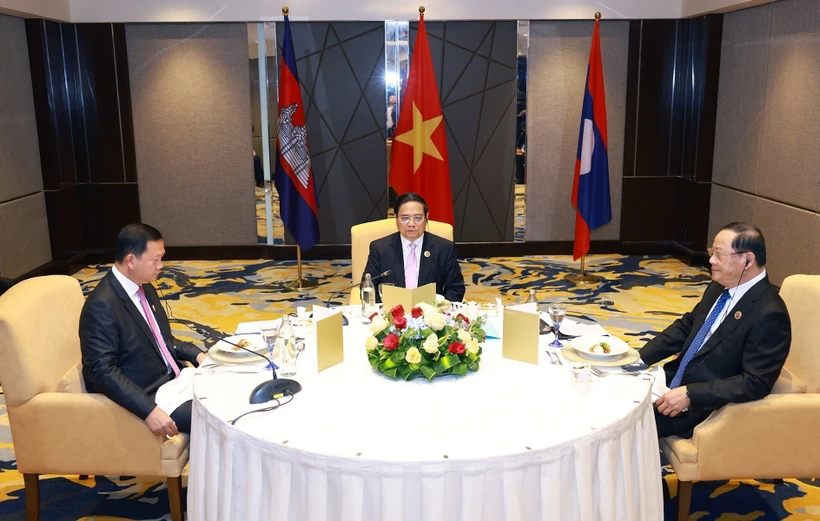Vietnamese, Cambodian, Lao PMs hold working breakfast on sidelines of 46th ASEAN Summit