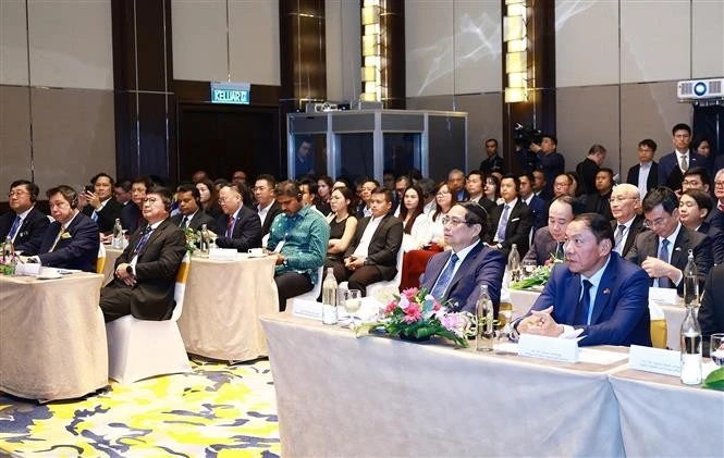 PM attends Vietnam - Malaysia Business Meeting in Kuala Lumpur