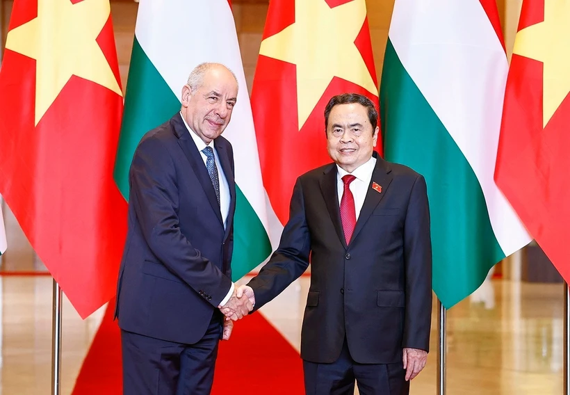 NA Chairman meets with visiting Hungarian President