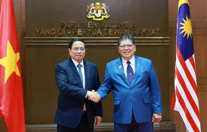 PM Pham Minh Chinh meets Speaker of Malaysian House of Representatives