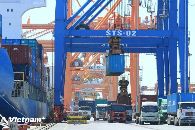 Vietnam posts trade surplus of 3.79 billion USD in four months
