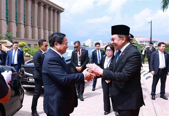 Welcome ceremony for Vietnamese PM held in Kuala Lumpur