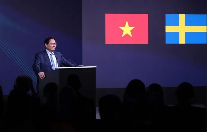 PM emphasises role of Vietnamese, Swedish businesses in linking two economies