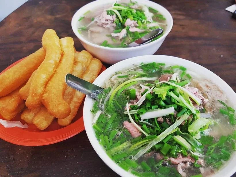 “Pho” – the soul of Vietnam simmering Europe