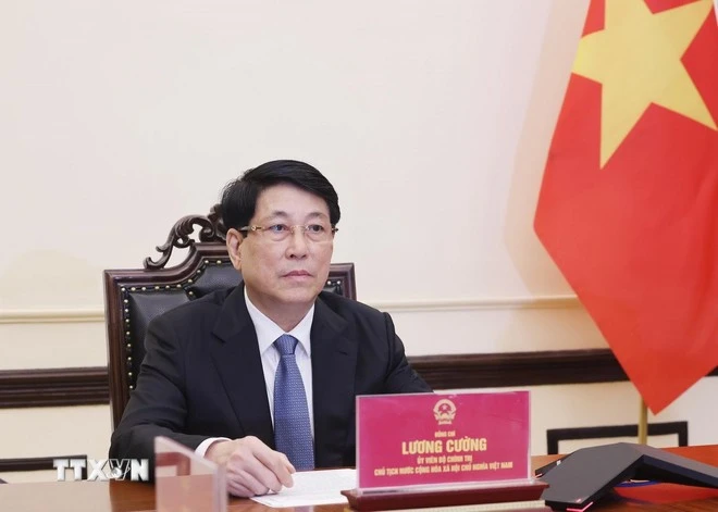 Vietnamese State leader holds phone talks with new Korean President